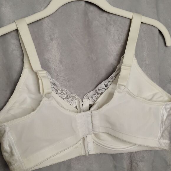 Mastectomy Bra One Of Many - Picture 2 of 3